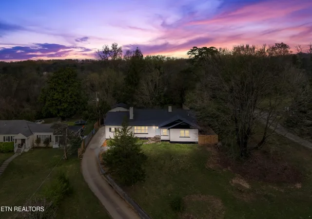 Homes for sale in Knoxville, TN | 4207 Holston Hills Rd, Knoxville, TN 37914 | MLS# 1332863