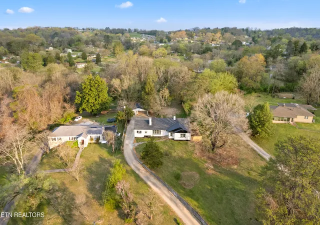 Homes for sale in Knoxville, TN | 4207 Holston Hills Rd, Knoxville, TN 37914 | MLS# 1332863