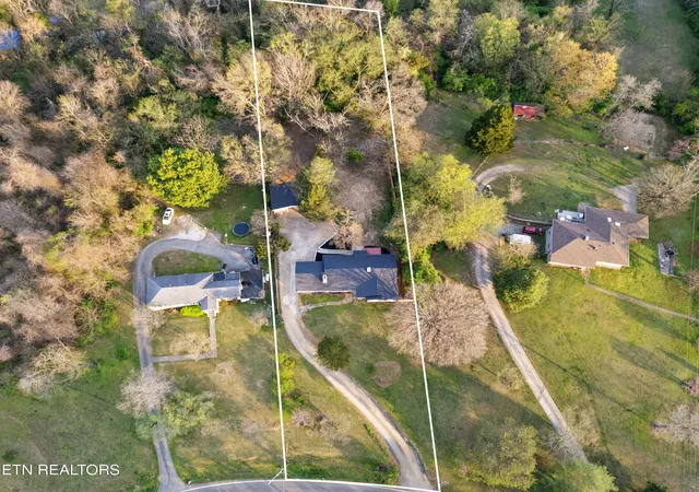 Homes for sale in Knoxville, TN | 4207 Holston Hills Rd, Knoxville, TN 37914 | MLS# 1332863