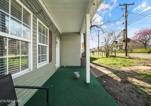 Photo 4 of Single family home for sale at 1332 Beaumont Ave, Knoxville, TN 37921 | MLS# 1333155 | Listing updated on 2026-04-21
