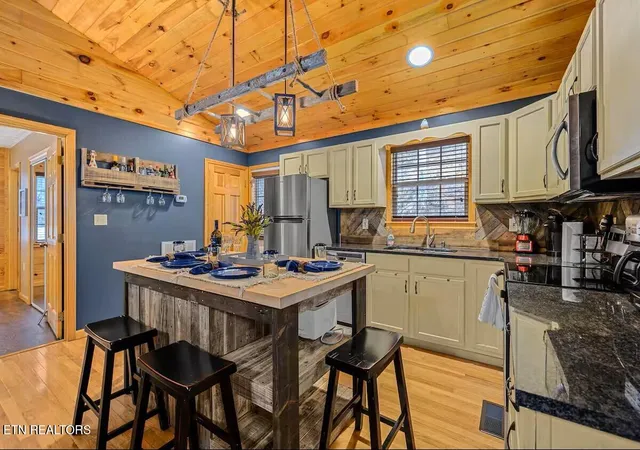 Photo 3 of Single family home for sale at 2203 Woodcock Tr, Sevierville, TN 37876 | MLS# 1332934 | Listing updated on 2026-06-30