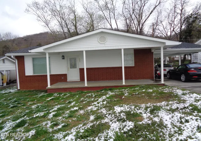 Homes for sale in Rogersville, TN | 605 Watterson St, Rogersville, TN 37857 | MLS# 1333047