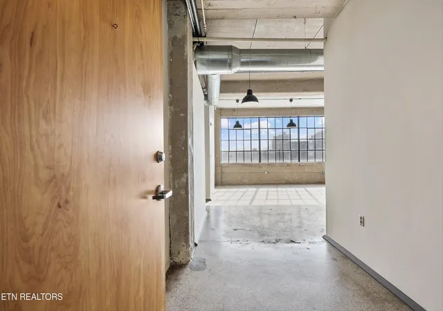 Photo 3 of Sale Pending at 200 W Jackson Ave #506, Knoxville, TN 37902 | MLS# 1333640 | Listing updated on 2026-06-23
