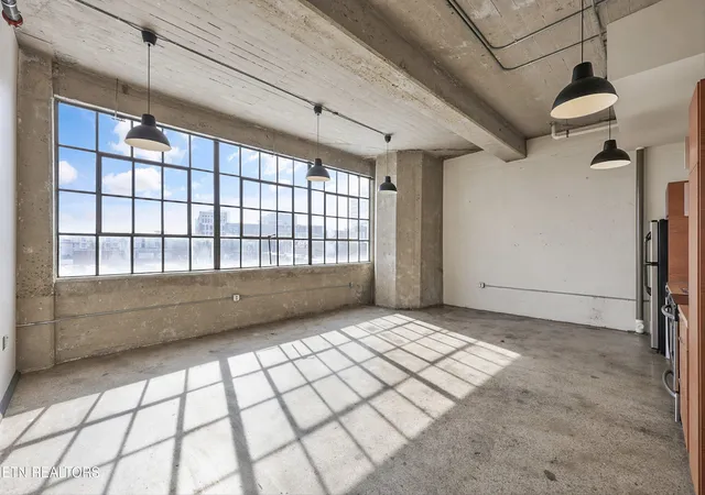 Photo 4 of Sale Pending at 200 W Jackson Ave #506, Knoxville, TN 37902 | MLS# 1333640 | Listing updated on 2026-06-23
