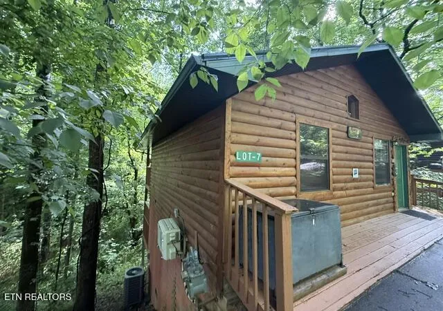 Photo 2 of Sale Pending at 2036 Ridge Rd #STE 7, Pigeon Forge, TN 37863 | MLS# 1333045 | Listing updated on 2026-09-14