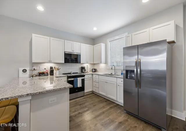 Photo 4 of Single family home for sale at 1406 Is Home Ave, Knoxville, TN 37920 | MLS# 1333304 | Listing updated on 2026-09-11