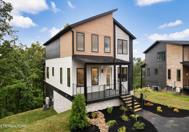 Photo 3 of Single family home for sale at 1222 Reedmont Way, Sevierville, TN 37876 | MLS# 1333077 | Listing updated on 2026-10-05
