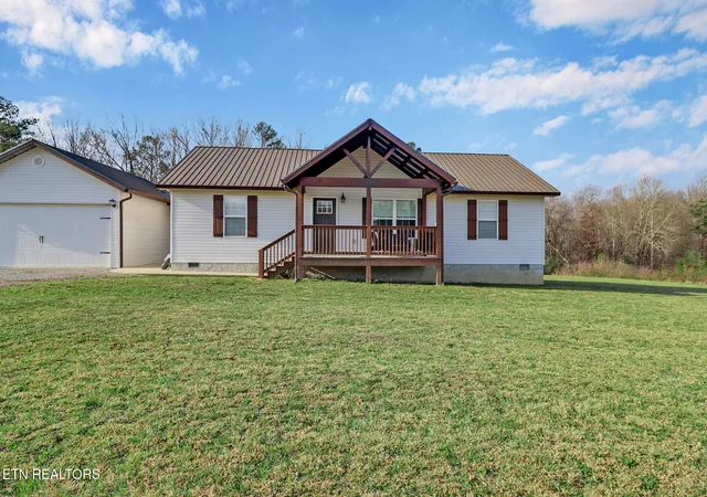 2nd image of 324 Fitzgerald Ln, Jamestown, TN 38556 | MLS# 1334339