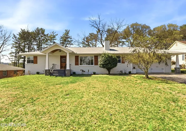 Photo 1 of Sale Pending at 317 Macedonia Ln, Knoxville, TN 37914 | MLS# 1333219 | Listing updated on 2026-05-10