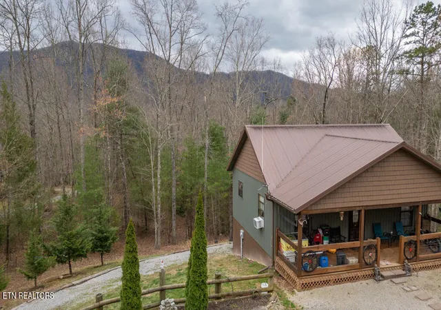 Homes for sale in Tellico Plains, TN | 2688 Rafter Rd, Tellico Plains, TN 37385 | MLS# 1333240