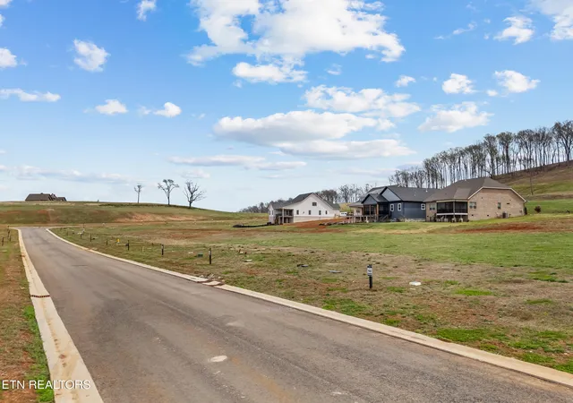 Homes for sale in Loudon, TN | 980 Black Bear Cir, Loudon, TN 37774 | MLS# 1333238