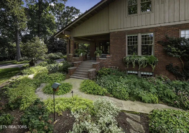 Photo 3 of Single family home for sale at 3835 Kingston Pike, Knoxville, TN 37919 | MLS# 1335711 | Listing updated on 2026-06-20