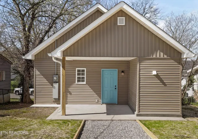 Photo 3 of Sale Pending at 822 Vermont Ave, Knoxville, TN 37921 | MLS# 1334821 | Listing updated on 2026-06-08