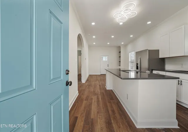 Photo 3 of Sale Pending at 822 Vermont Ave, Knoxville, TN 37921 | MLS# 1334821 | Listing updated on 2026-06-08