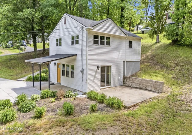 Photo 4 of Single family home for sale at 415 N Ridge Ave, Rockwood, TN 37854 | MLS# 1333365 | Listing updated on 2026-08-28