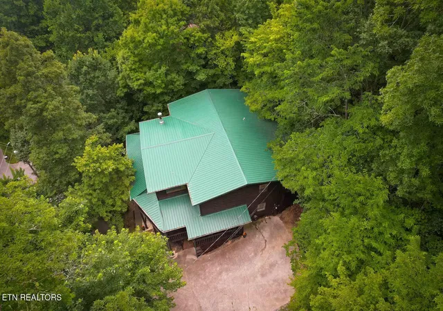 Homes for sale in Sevierville, TN | 2202 Applewood Rd, Sevierville, TN 37862 | MLS# 1333361