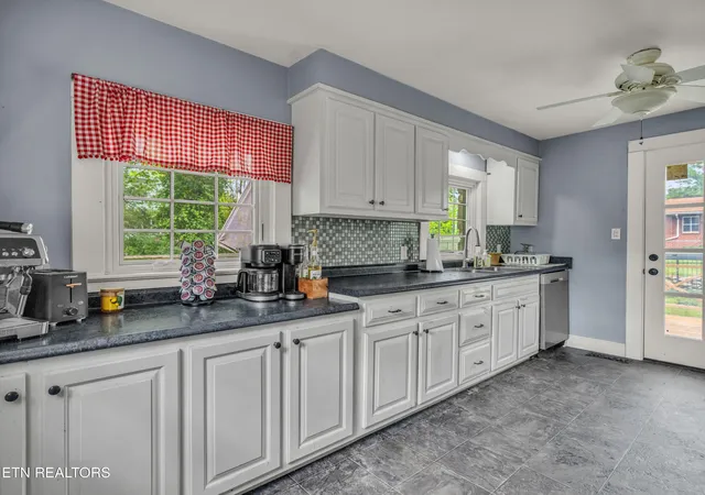 Homes for sale in Morristown, TN | 513 E 1St North St, Morristown, TN 37814 | MLS# 1337279