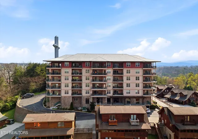 image of 410 Big Bear Wy, Pigeon Forge, TN 37863