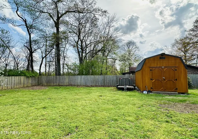 5th image of 102 Oakwood Dr, Clinton, TN 37716 | MLS# 1333556