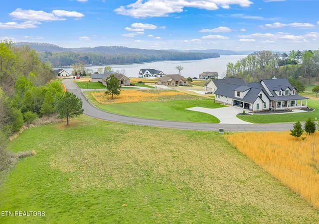 Homes for sale in Harriman, TN | 129 Docks Of The Bay Dr, Harriman, TN 37748 | MLS# 1334526