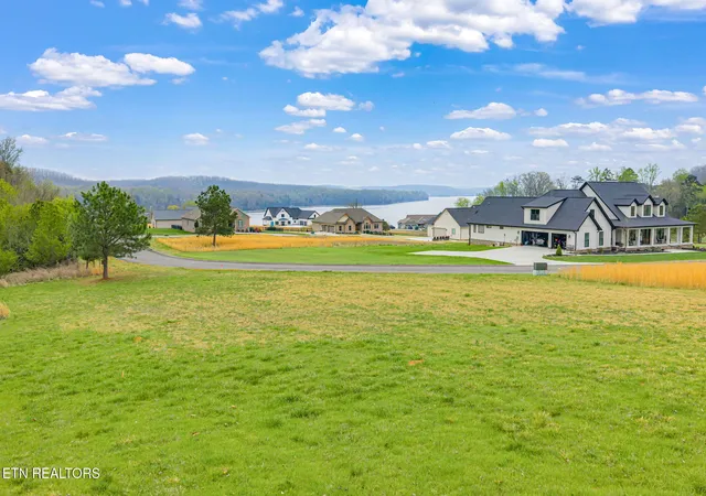 Homes for sale in Harriman, TN | 129 Docks Of The Bay Dr, Harriman, TN 37748 | MLS# 1334526