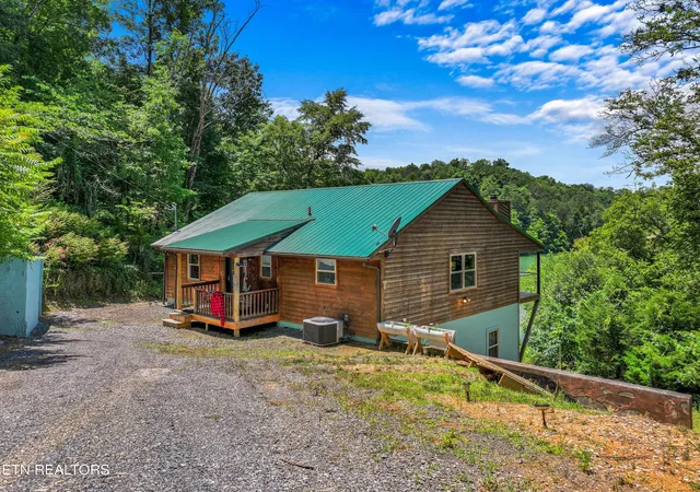 Homes for sale in Dandridge, TN | 2759 Wildwood Rd, Dandridge, TN 37725 | MLS# 1333730