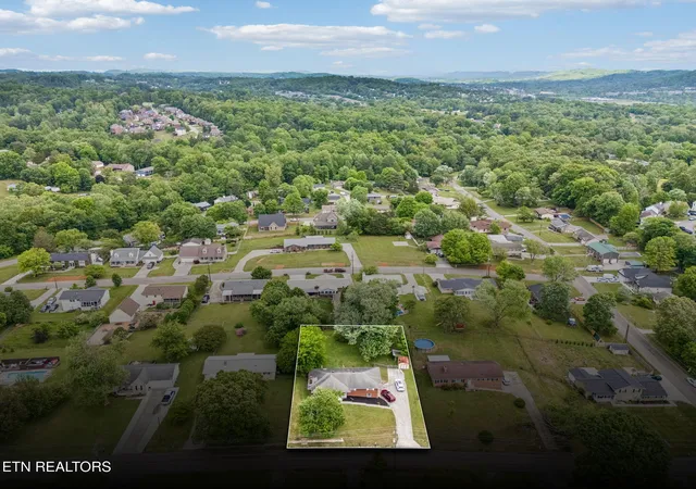 Homes for sale in Powell, TN | 8012 Sharp Rd, Powell, TN 37849 | MLS# 1338520