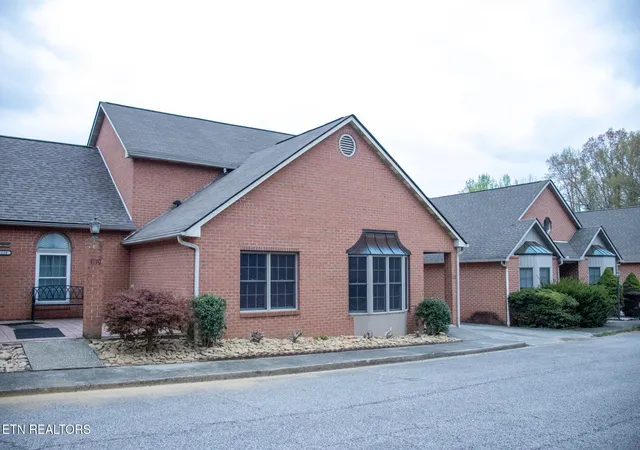 Homes for sale in Kingston, TN | 1121 Fairgrounds Ct, Kingston, TN 37763 | MLS# 1333954