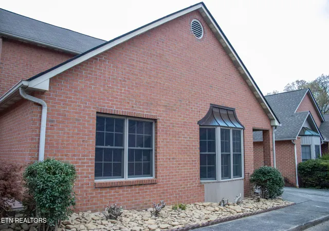 Homes for sale in Kingston, TN | 1121 Fairgrounds Ct, Kingston, TN 37763 | MLS# 1333954