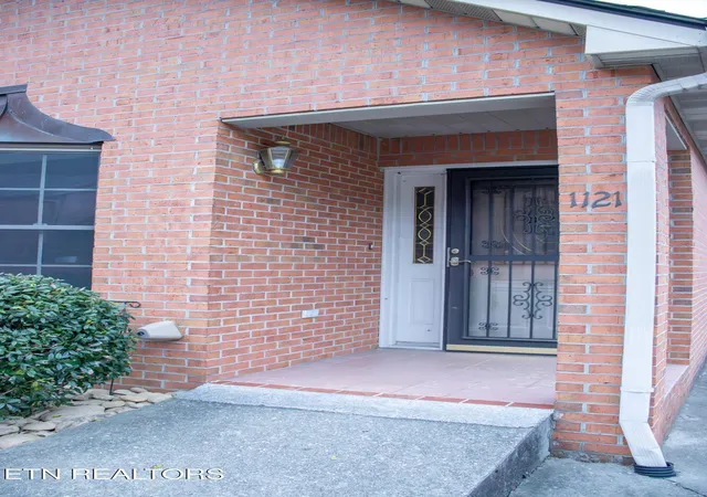 Homes for sale in Kingston, TN | 1121 Fairgrounds Ct, Kingston, TN 37763 | MLS# 1333954