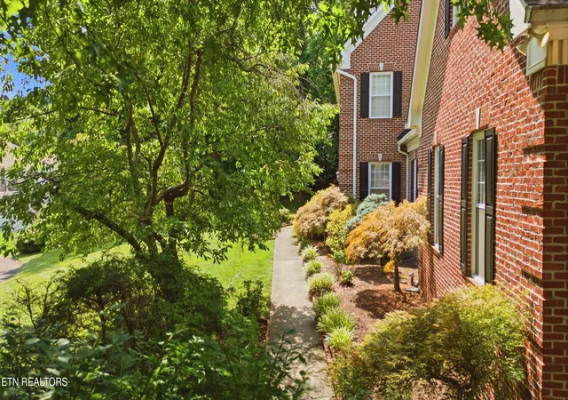 Photo 3 of Sale Pending at 6908 Tallywood Cir, Knoxville, TN 37918 | MLS# 1334862 | Listing updated on 2026-09-08