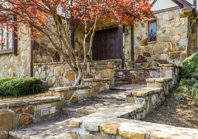 2nd image of 151 Saint Andrews Dr, Farragut, TN 37934 | MLS# 1334544