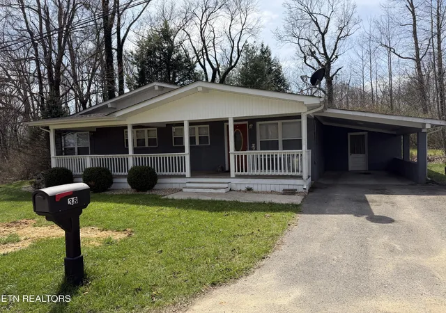Homes for sale in Sparta, TN | 38 Oak Ln, Sparta, TN 38583 | MLS# 1334074