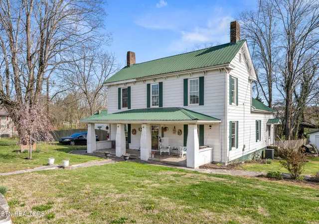 Photo 3 of Single family home for sale at 526 Old Middlesboro Hwy, La Follette, TN 37766 | MLS# 1334824 | Listing updated on 2026-05-28