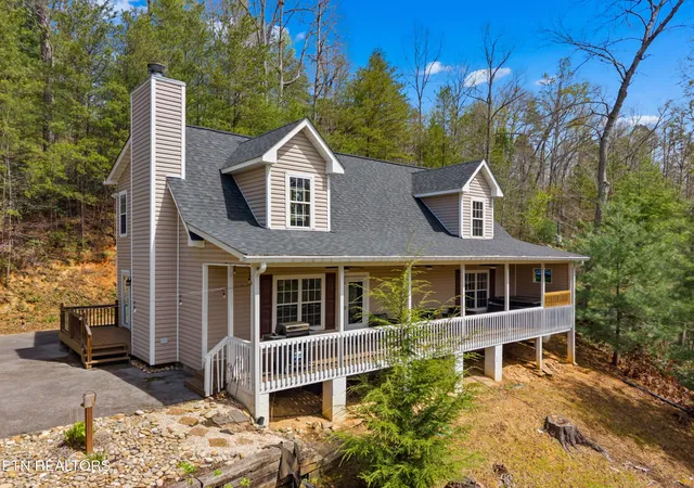 Photo 1 of Single family home for sale at 2129 Duck Pond Ln, Sevierville, TN 37876 | MLS# 1336703 | Listing updated on 2026-04-14