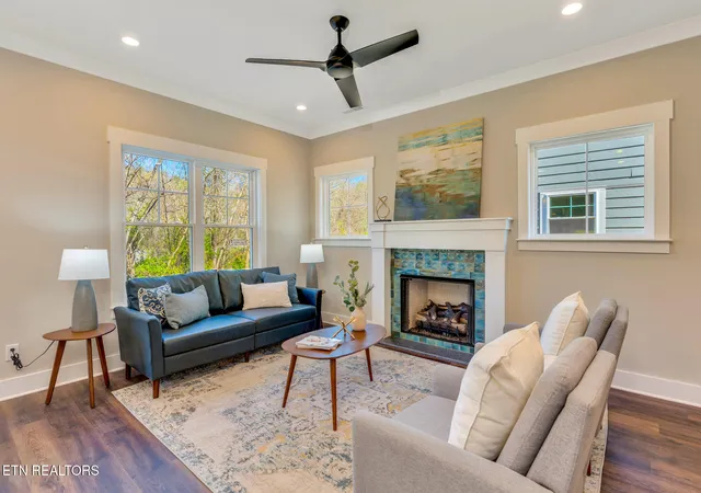 Photo 2 of Single family home for sale at 1366 Thomas Ave, Chattanooga, TN 37409 | MLS# 1334322 | Listing updated on 2026-04-16