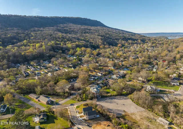 Photo 44 of Single family home for sale at 1366 Thomas Ave, Chattanooga, TN 37409 | MLS# 1334322 | Listing updated on 2026-04-16