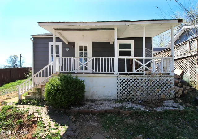 Homes for sale in Knoxville, TN | 1111 Yellowstone Rd, Knoxville, TN 37914 | MLS# 1346464