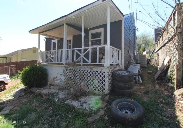 Homes for sale in Knoxville, TN | 1111 Yellowstone Rd, Knoxville, TN 37914 | MLS# 1346464