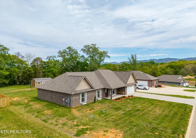 2nd image of 1920 Griffitts Mill Cir, Maryville, TN 37803 | MLS# 1337379
