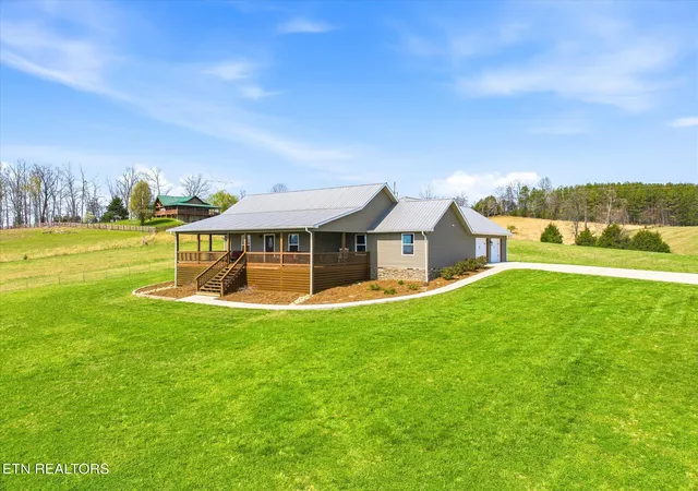 Homes for sale in Sweetwater, TN | 14000 Flatwoods Rd, Sweetwater, TN 37874 | MLS# 1334403