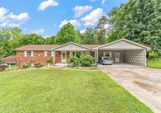 Photo 3 of Sale Pending at 6901 Texas Valley Rd, Knoxville, TN 37938 | MLS# 1334428 | Listing updated on 2026-08-30