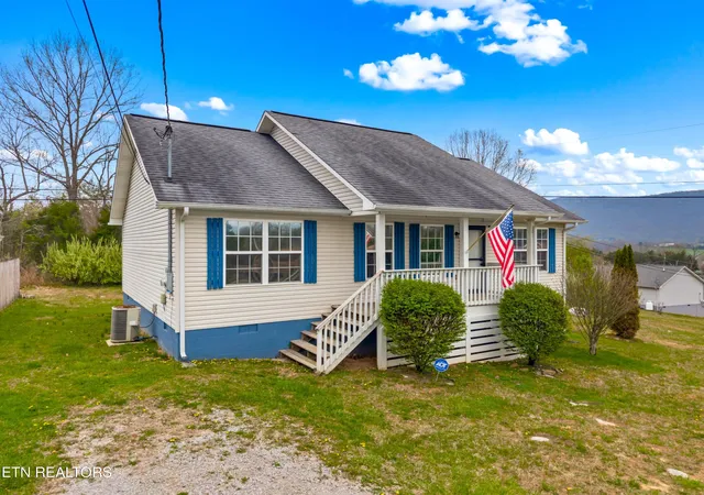 Homes for sale in La Follette, TN | 202 Sandy Cir, La Follette, TN 37766 | MLS# 1334564