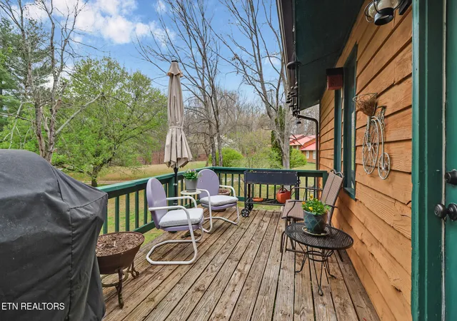 Homes for sale in Crossville, TN | 70 Linger Lake Dr, Crossville, TN 38571 | MLS# 1334536