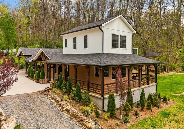 Photo 3 of Sale Pending at 6505 Neubert Springs Rd, Knoxville, TN 37920 | MLS# 1336966 | Listing updated on 2026-06-18