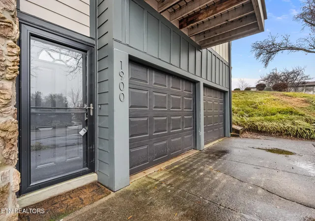 3rd image of 1900 Cherokee Blf Dr, Knoxville, TN 37920 | MLS# 1334588