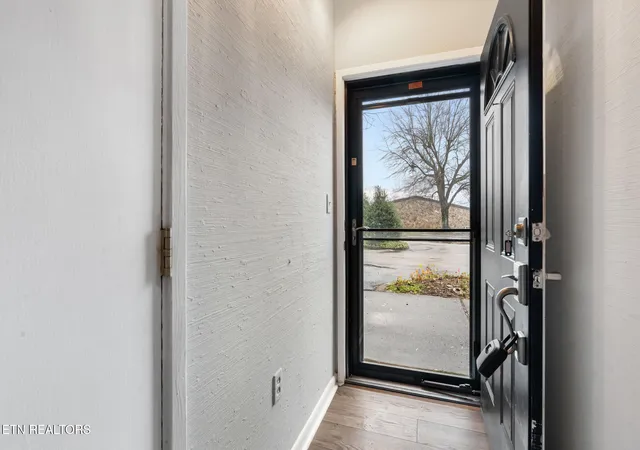 4th image of 1900 Cherokee Blf Dr, Knoxville, TN 37920 | MLS# 1334588