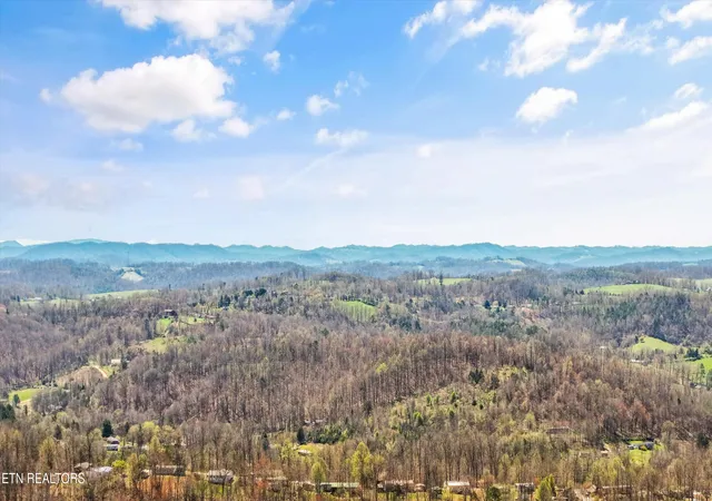 2nd image of 515 Robinson Rd, New Tazewell, TN 37825 | MLS# 1334595