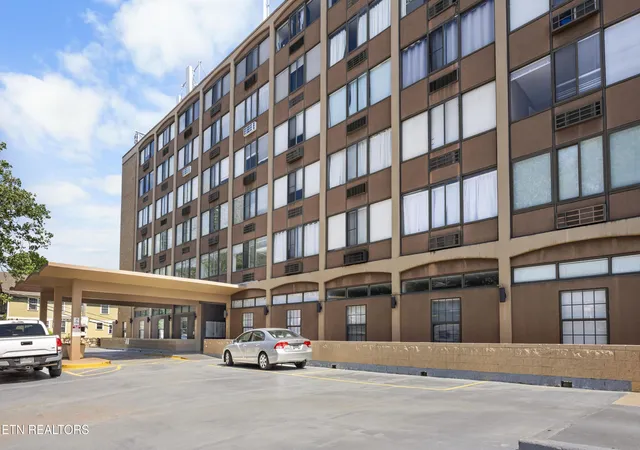Homes for sale in Knoxville, TN | 1700 Clinch Ave #311, Knoxville, TN 37916 | MLS# 1335461