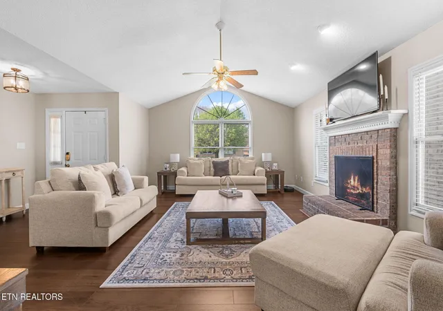 Photo 3 of Sale Pending at 3513 Greywolfe Dr, Knoxville, TN 37921 | MLS# 1334978 | Listing updated on 2026-07-02